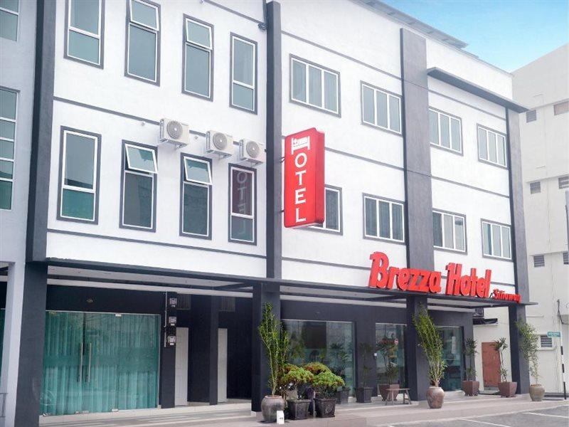 Brezza Hotel Sitiawan Exterior photo