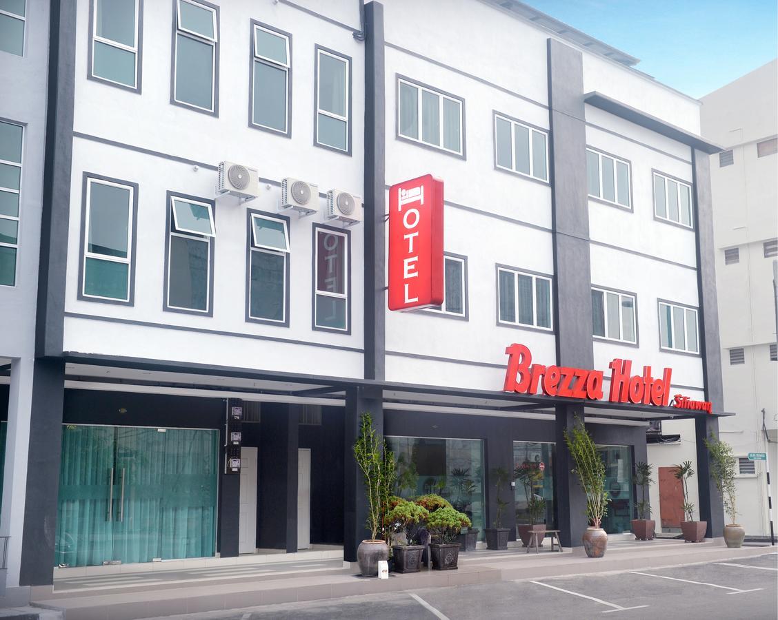 Brezza Hotel Sitiawan Exterior photo